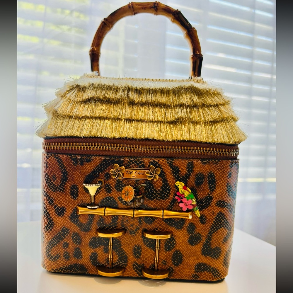Meet Her at the 🦜Tiki Bar🍹Bag - Picture 5 of 11